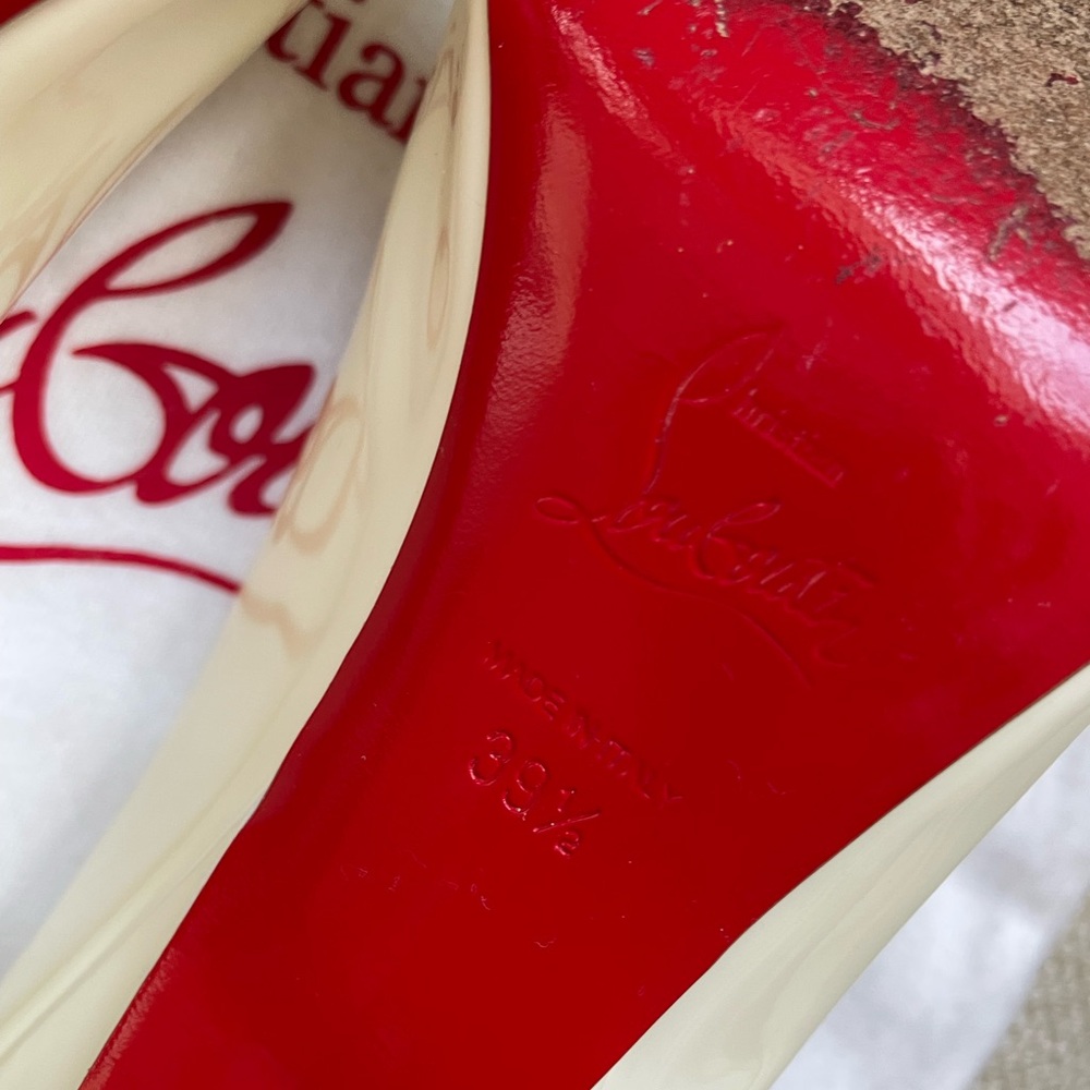 Christian Louboutin Cream/White Patent Leather
Pumps EU 39.5 - Picture 15 of 15